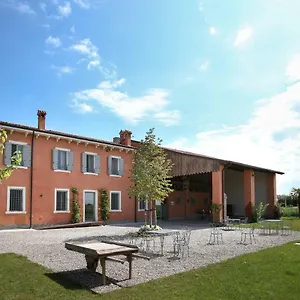 Corte Reginella Alloggio per agriturismo Roverbella